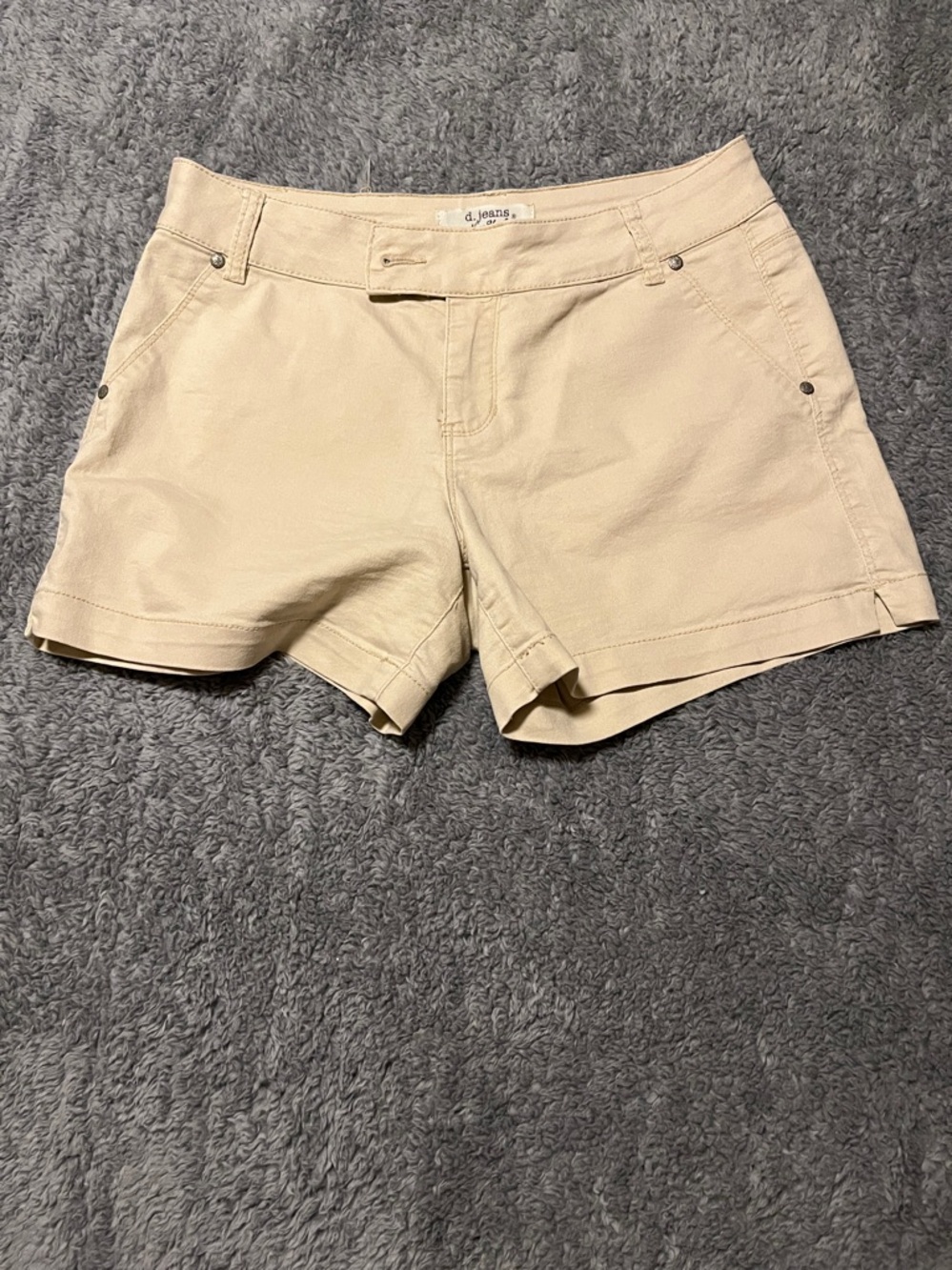 D. Jeans Cream Bermudas Casual Summer Style